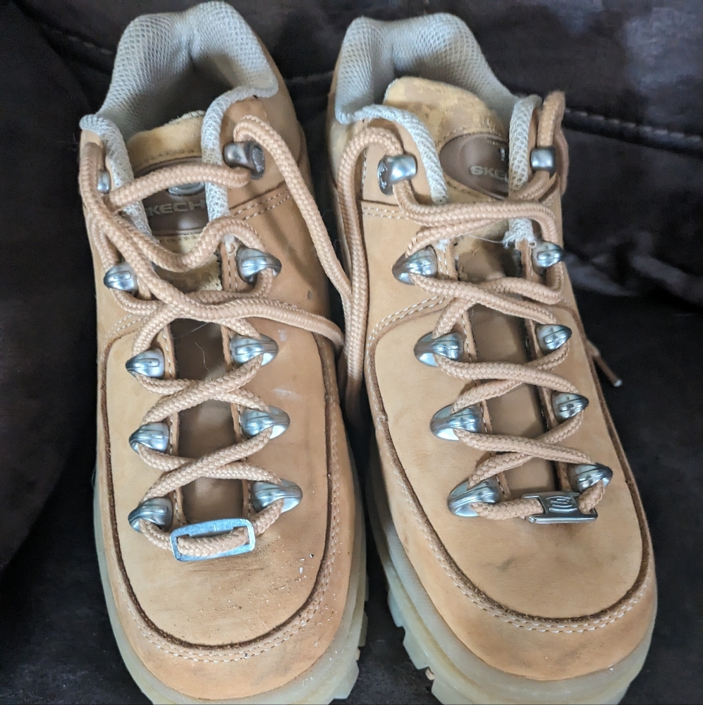 Sketchers boots